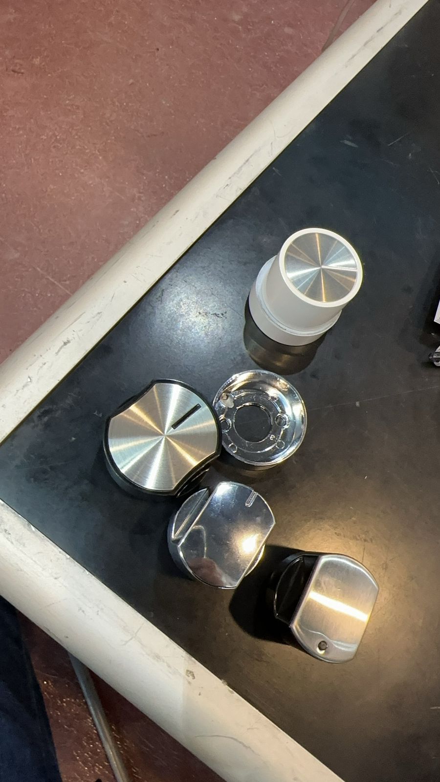 Free standing cooker knobs 4